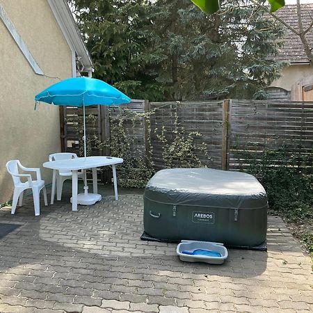 Pitypang Lak Appartement Szigetmonostor Buitenkant foto